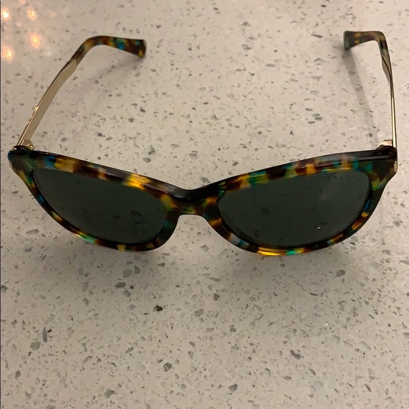 Ralph Lauren sun glasses NWT never worn mint - Picture 2 of 4